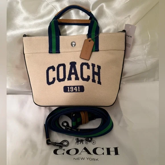 💙 Coach NWT Tan Canvas Tote Bag 20 With Coach Graphic and Wide Crossbody Strap - Picture 6 of 10